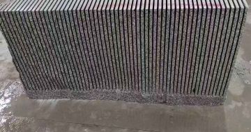 石家庄芝麻白毛板荒料切割