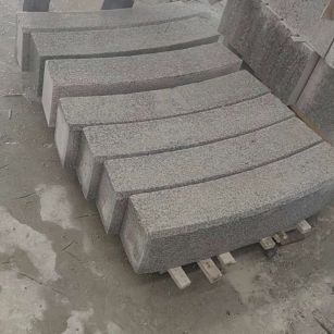 石家庄芝麻白弧形路牙石