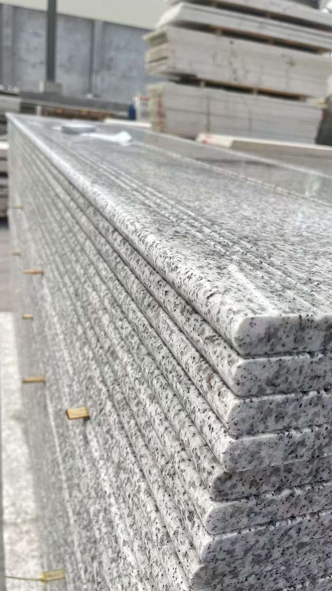 石家庄芝麻白楼梯踏步 花岗岩楼梯板材