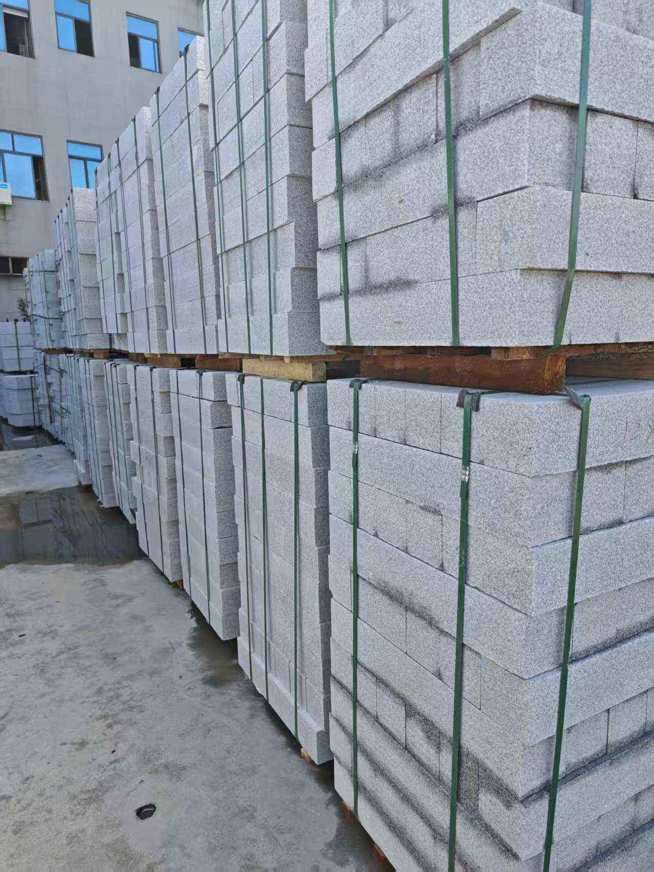 石家庄芝麻白路牙石，路侧石