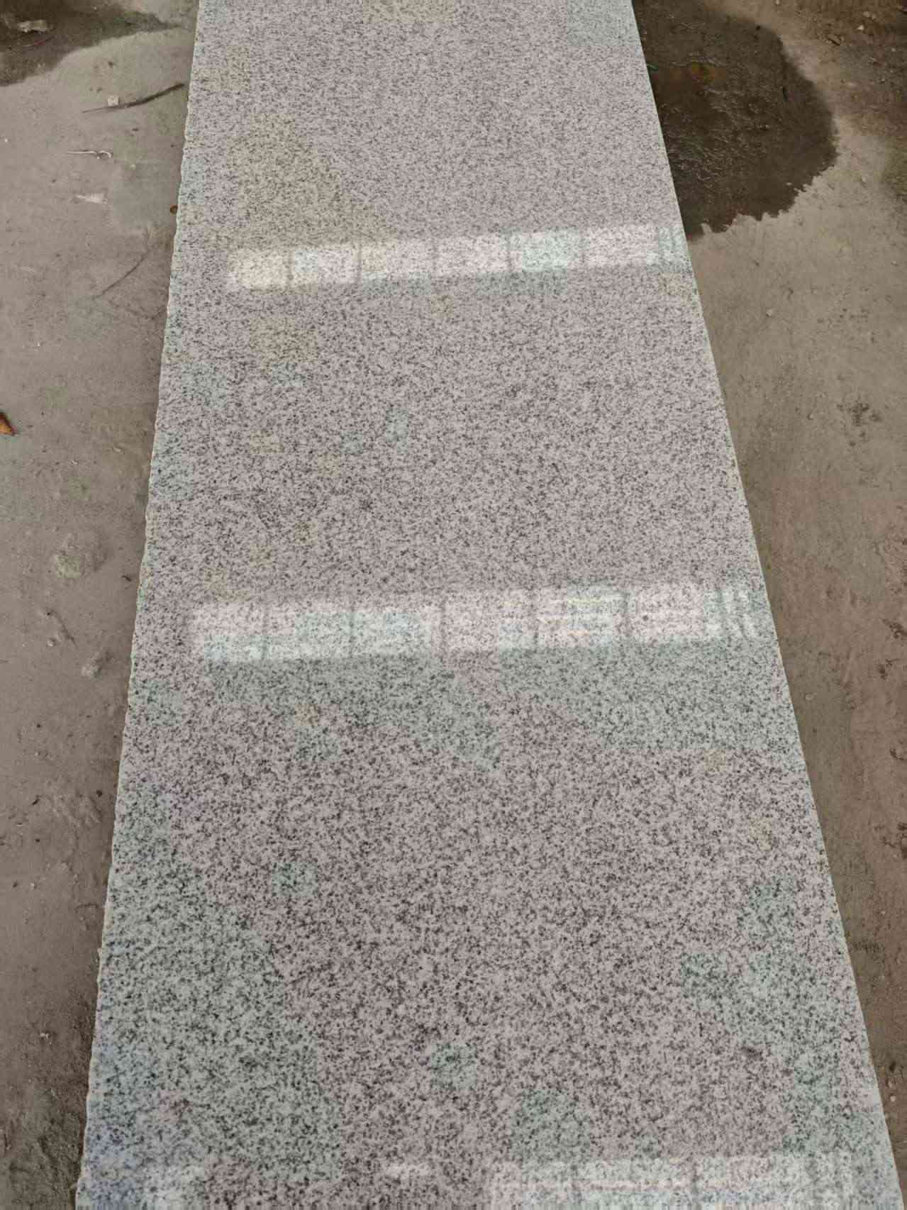 石家庄芝麻白光面毛板